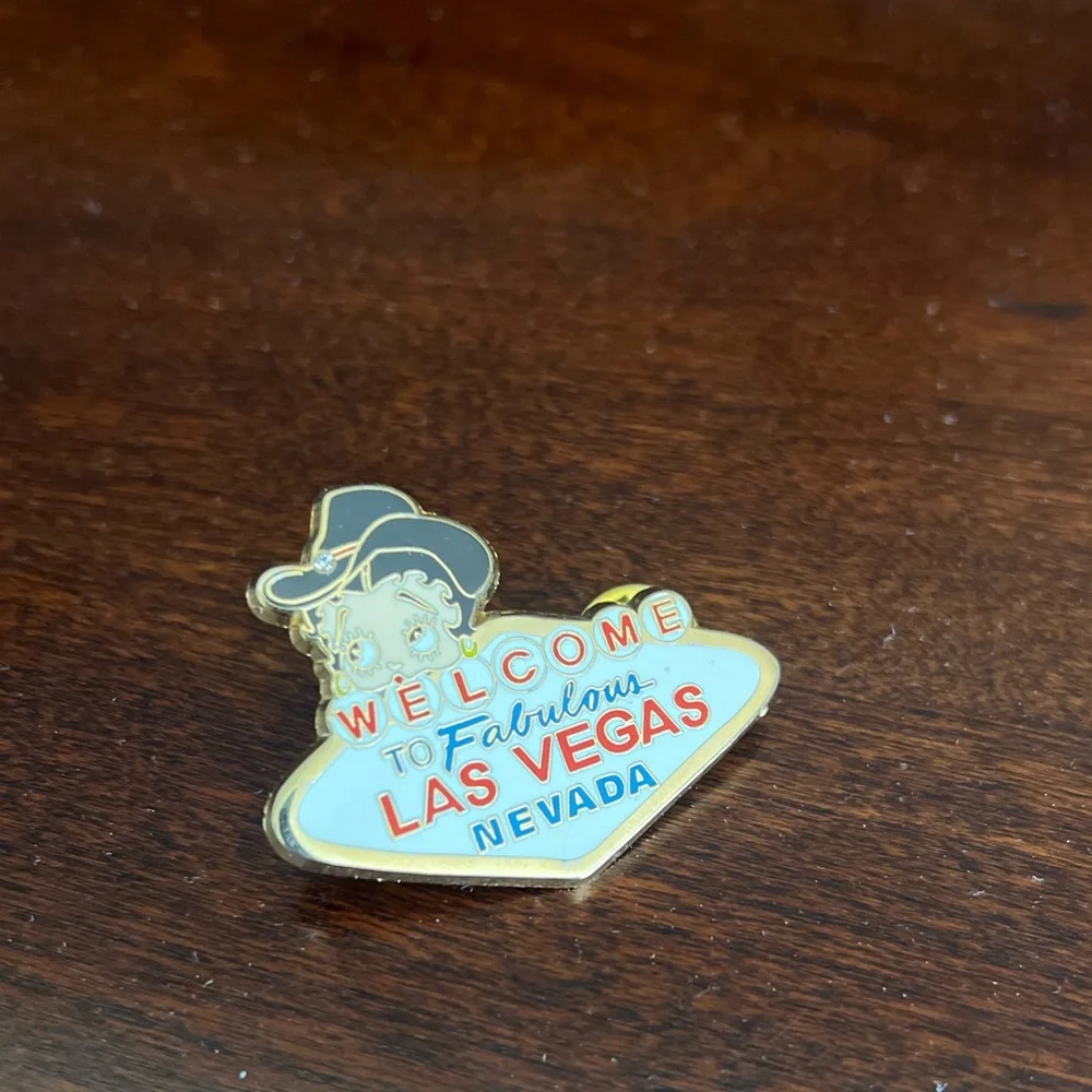 Limited Edition Betty Boop Black Hat Las Vegas Pin - Picture 3 of 7